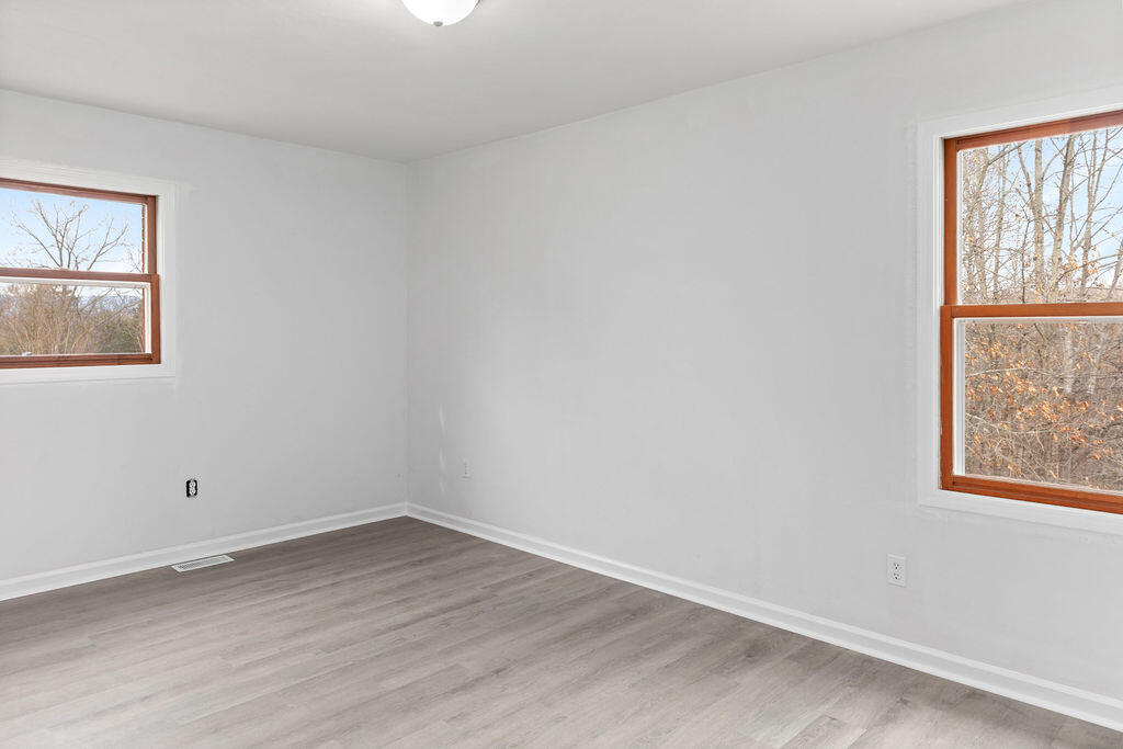 2883 Timber Ridge Buchanan, VA 24066 - Photo 13 of 39 an empty room with a window