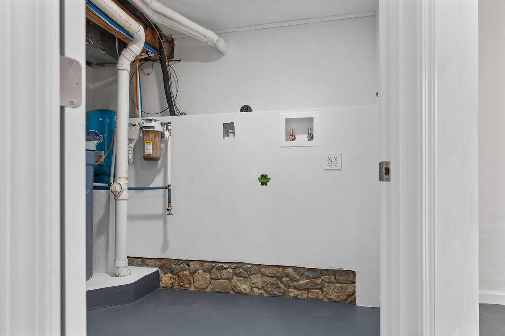 2883 Timber Ridge Buchanan, VA 24066 - Photo 22 of 39 a view of room with white walls