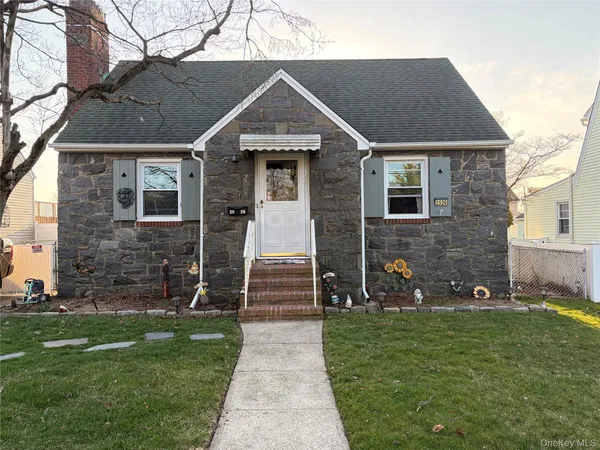 $680,000 | 2526 South St Marks Avenue, Bellmore, NY 11710