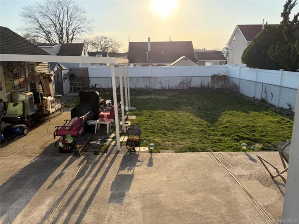 $635,000 | 2526 South St Marks Avenue, Bellmore, NY 11710