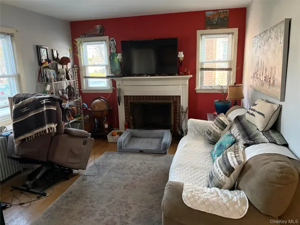 $635,000 | 2526 South St Marks Avenue, Bellmore, NY 11710