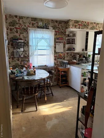 $635,000 | 2526 South St Marks Avenue, Bellmore, NY 11710