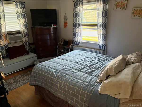 $635,000 | 2526 South St Marks Avenue, Bellmore, NY 11710