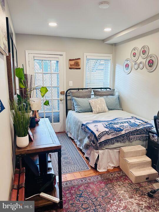 817 E Street Southeast, Unit 1 Washington, DC 20003 - Photo 11 of 25 a living room with furniture and a potted plant