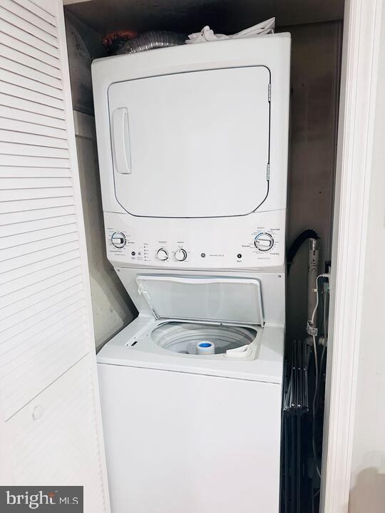 817 E Street Southeast, Unit 1 Washington, DC 20003 - Photo 10 of 25 a utility room with dryer and washer