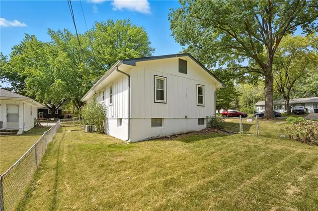 $165,000 | 8201 East 110th Street, Kansas City, MO 64134