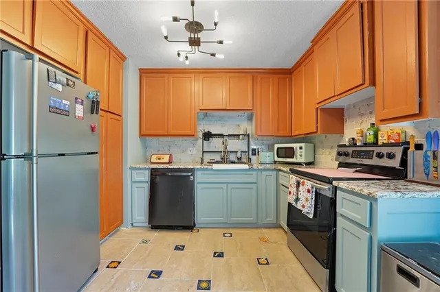 $165,000 | 8201 East 110th Street, Kansas City, MO 64134