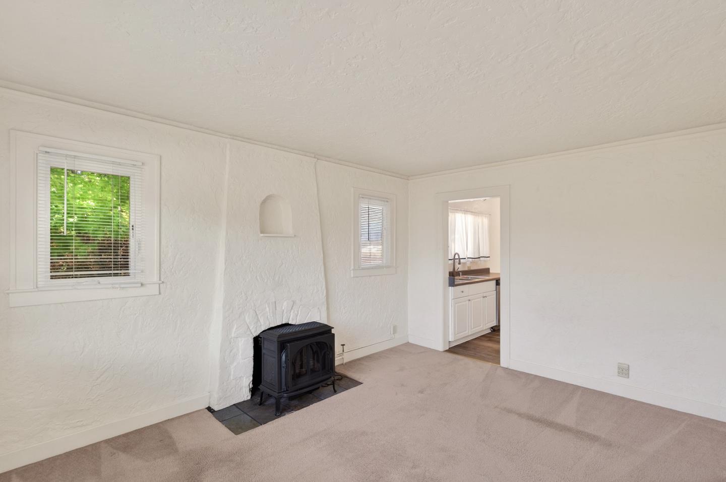1099 David Avenue Monterey, CA 93940 - Photo 5 of 29