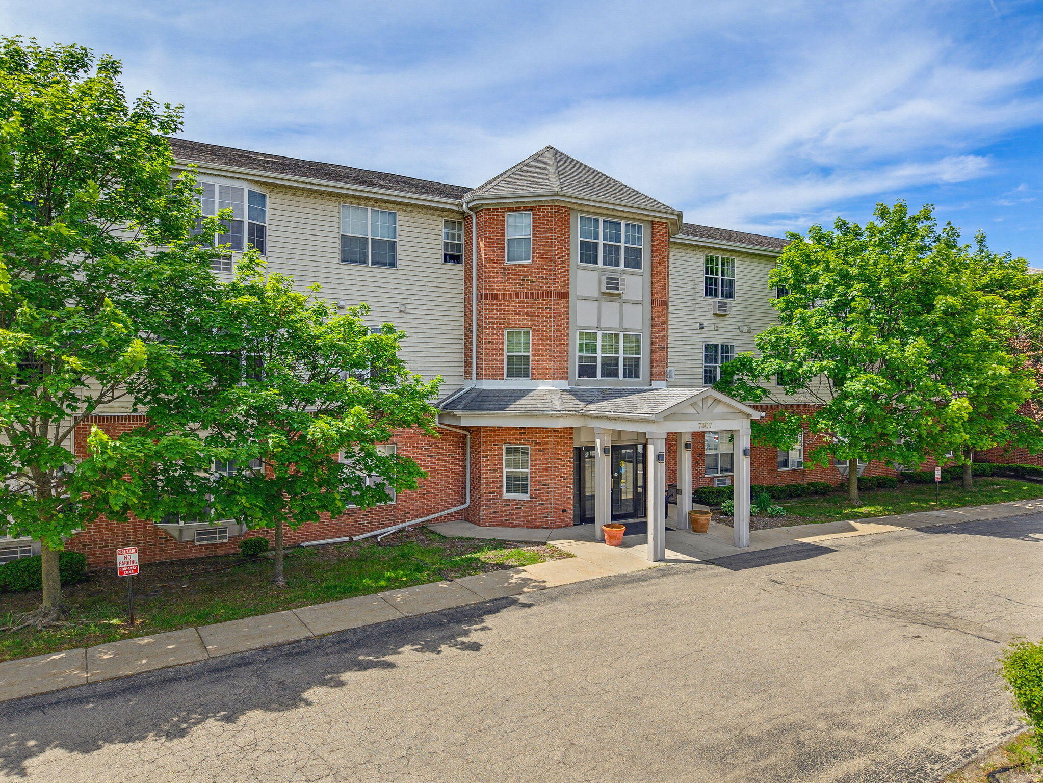 7307 North Port Washington Road, Unit 315 Glendale, WI 53217 - Photo 29 of 30 Front of the Building