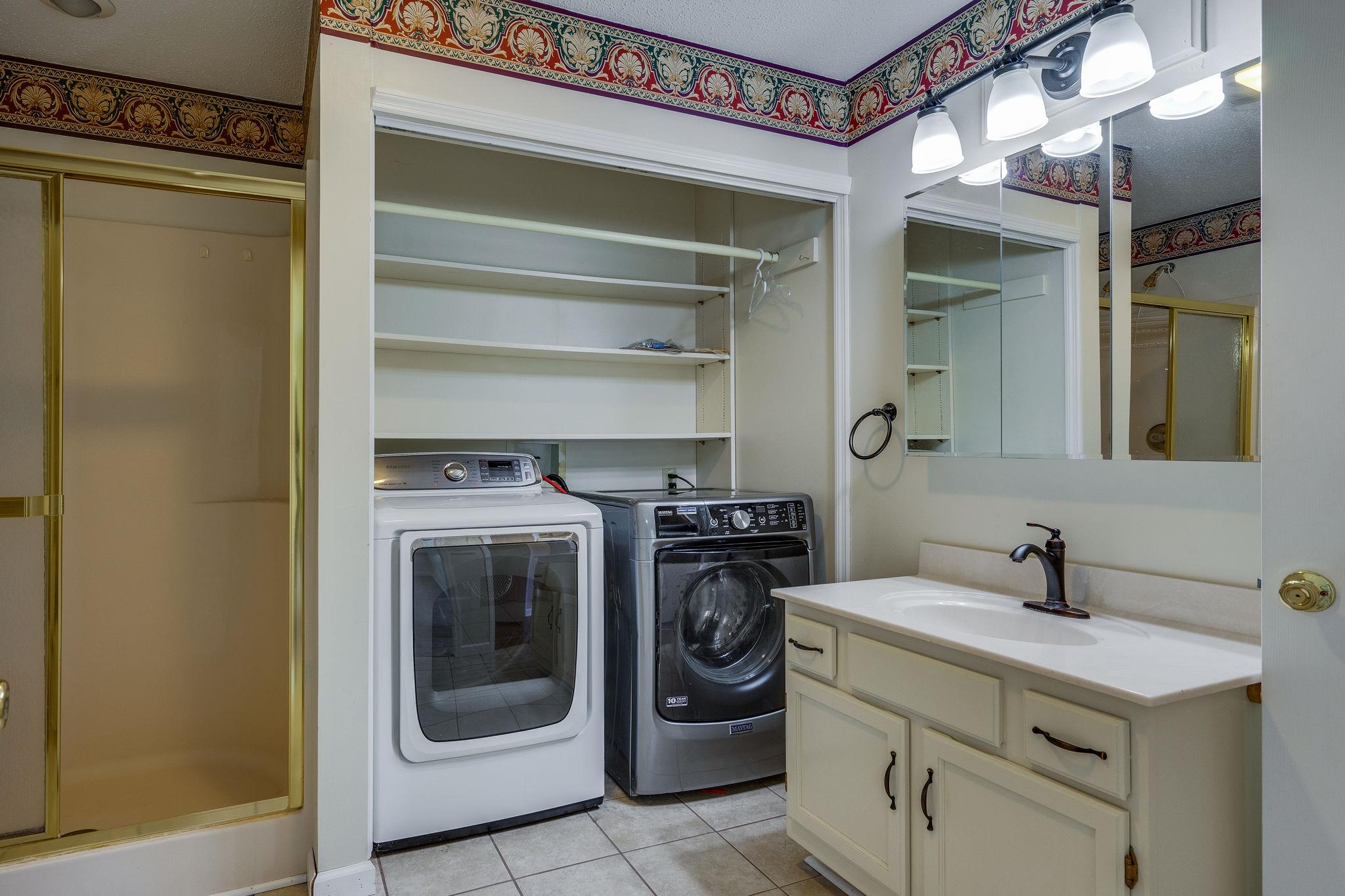 2285 Zion Road Columbia, TN 38401 - Photo 16 of 25 Spacious Main Floor Full Bathroom also has Washer and Dryer hookups.
