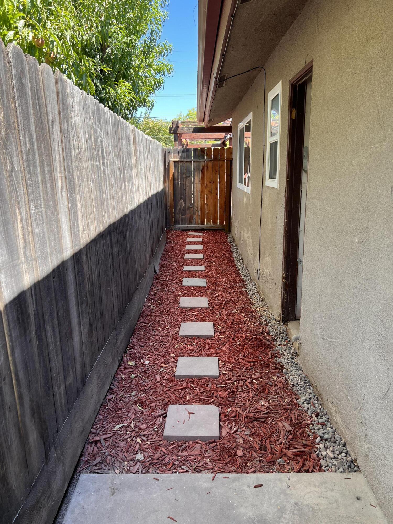 3136 West Austin Way Fresno, CA 93722 - Photo 19 of 49