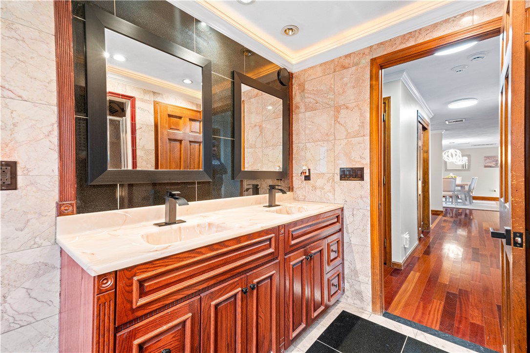 642 Greenville Road North Smithfield, RI 02896 - Photo 18 of 47