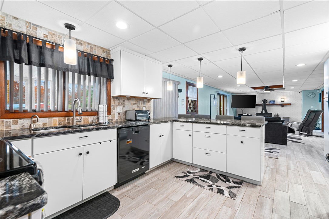 642 Greenville Road North Smithfield, RI 02896 - Photo 23 of 47