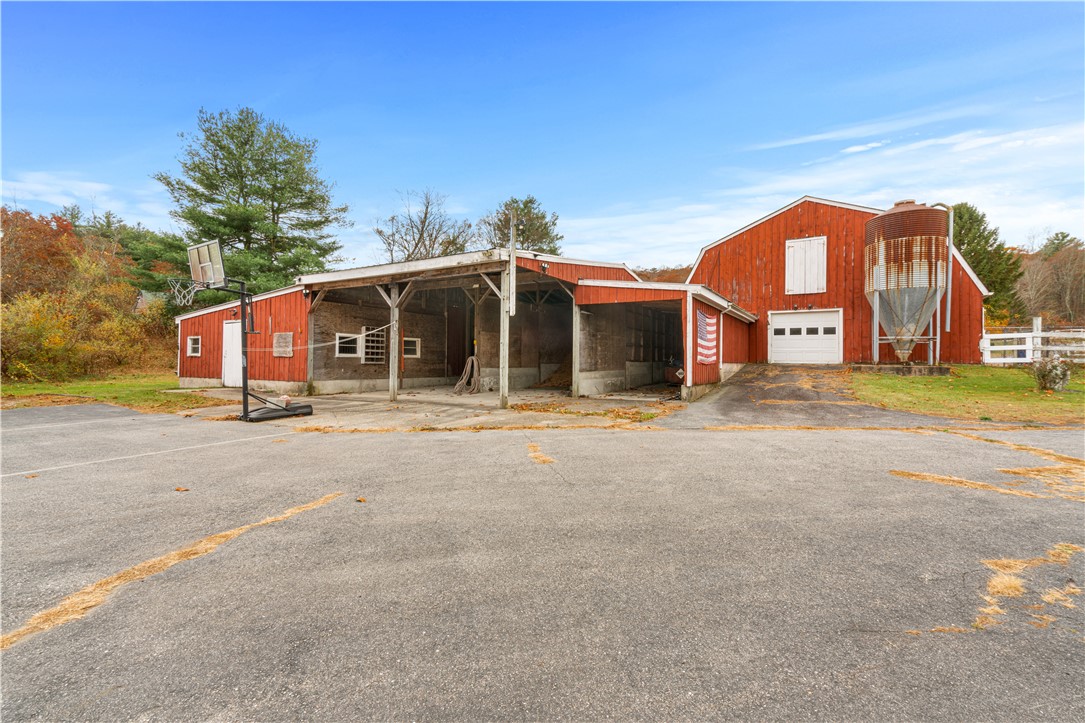642 Greenville Road North Smithfield, RI 02896 - Photo 32 of 47