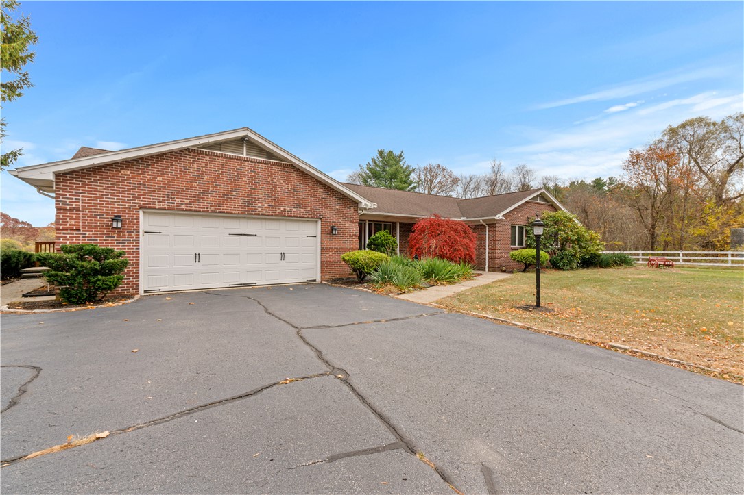 642 Greenville Road North Smithfield, RI 02896 - Photo 9 of 47