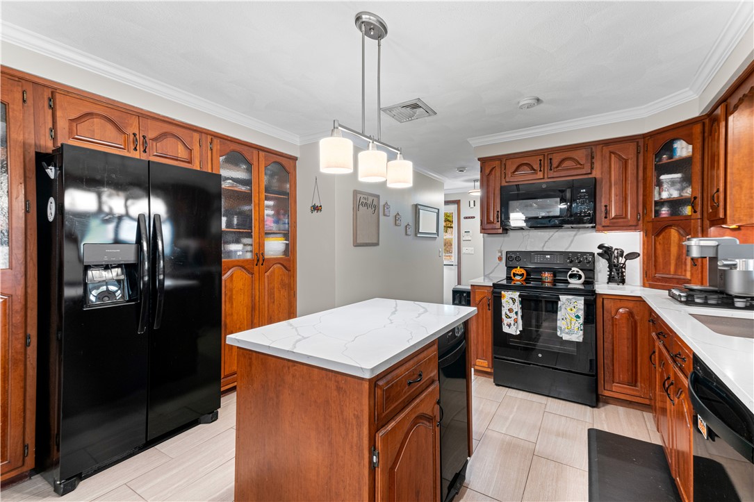642 Greenville Road North Smithfield, RI 02896 - Photo 10 of 47 Kitchen main level