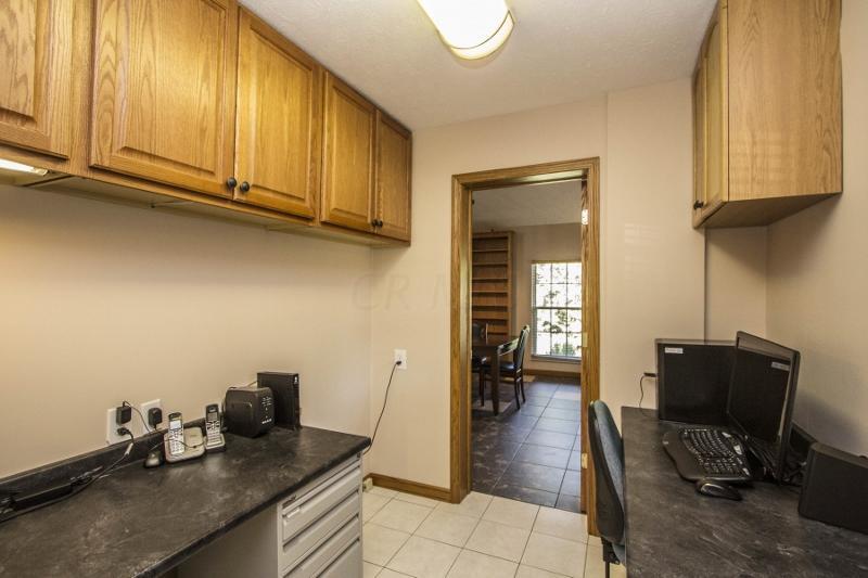 188 Midhurst Road Gahanna, OH 43230 - Photo 13 of 32