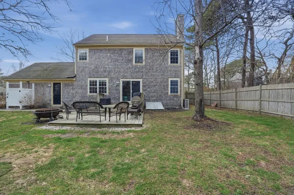 $750,000 | 3 Dover Lane, Buzzards Bay, MA 02532