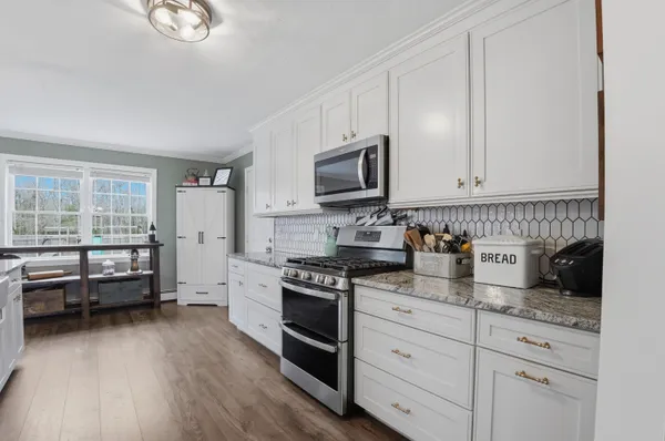 $750,000 | 3 Dover Lane, Buzzards Bay, MA 02532