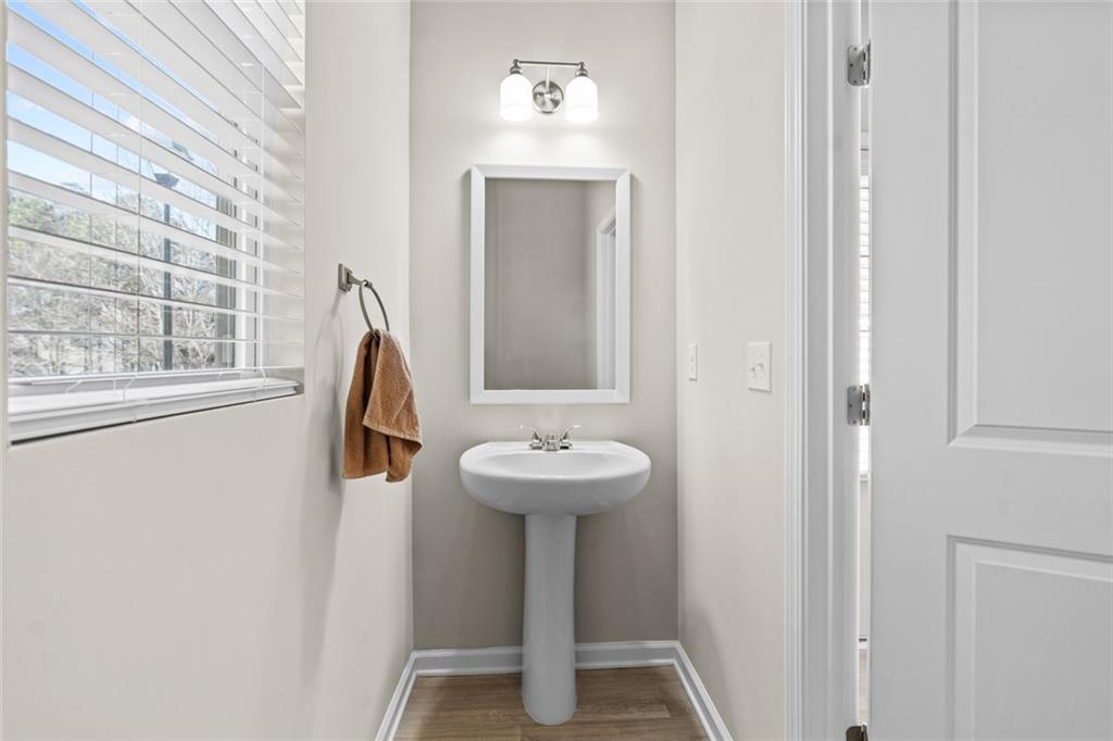 2830 Ridgeview Drive Atlanta, GA 30331 - Photo 11 of 26