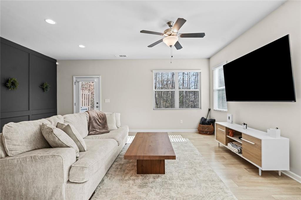 2830 Ridgeview Drive Atlanta, GA 30331 - Photo 4 of 26