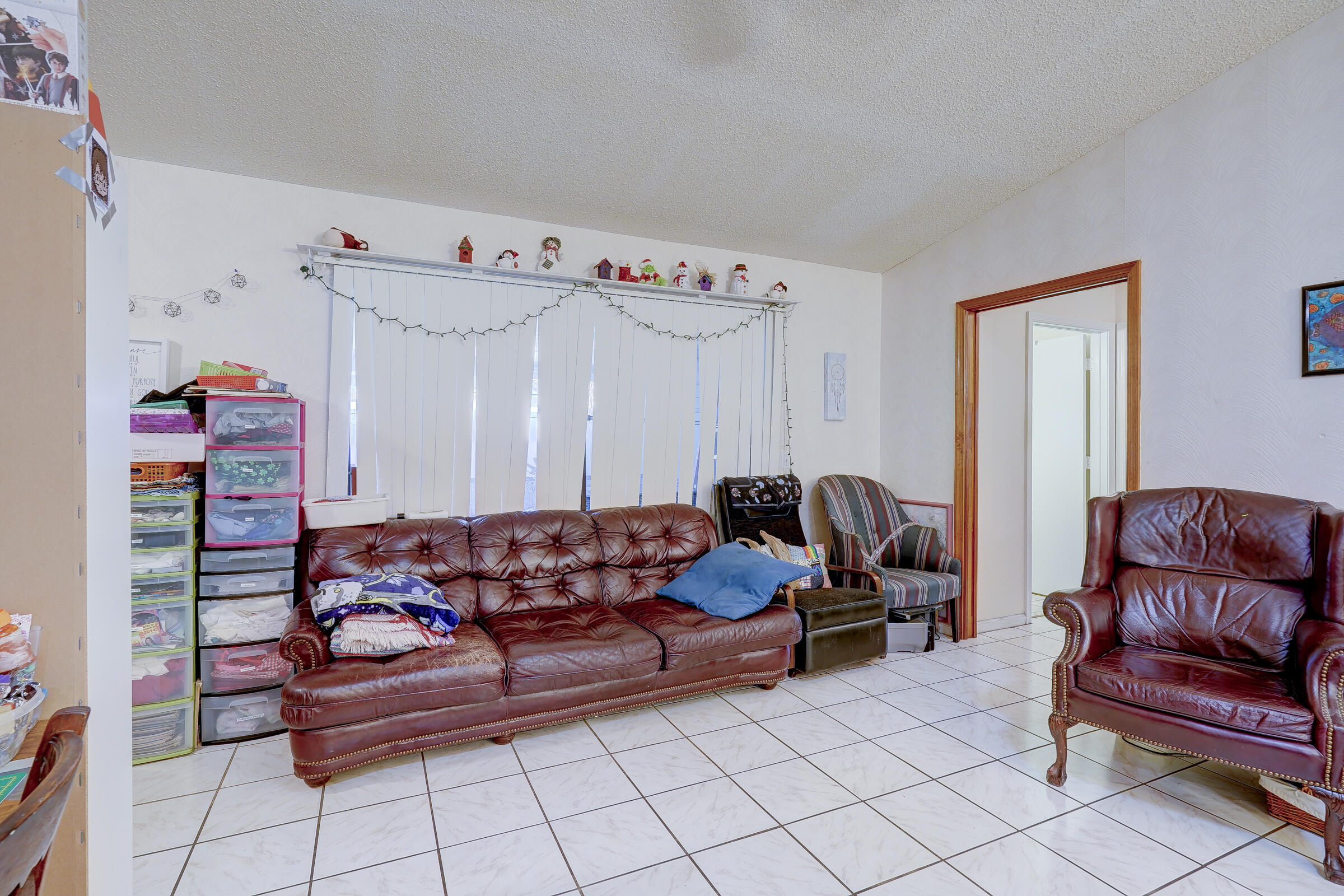1073 Goldenrod Road Wellington, FL 33414 - Photo 14 of 27 1073Goldenrod-15