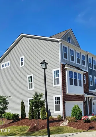 a picture of a room with a floor plan