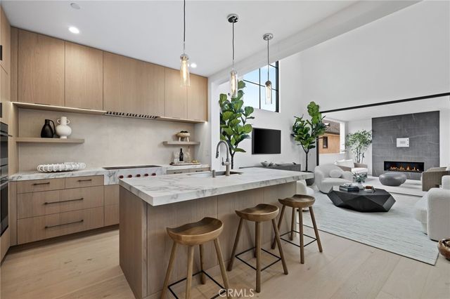 $3,150,000 | 506 1/2 Avocado Avenue, Corona del Mar, CA 92625