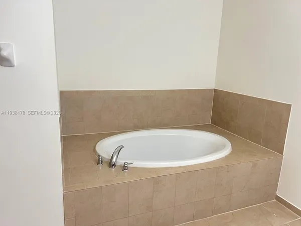 $4,250 | 191 Southeast 35 Avenue, Homestead, FL 33033