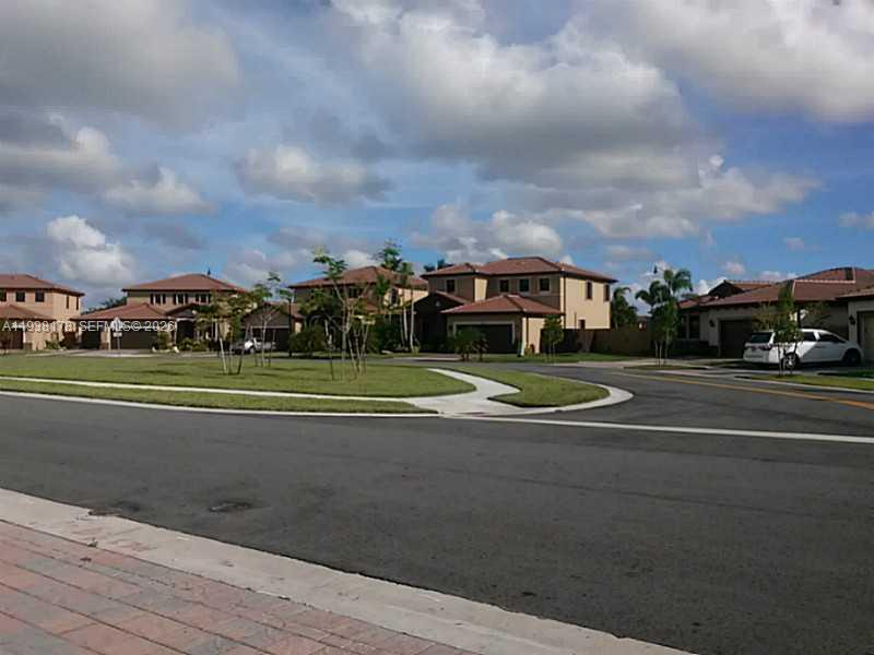 191 Southeast 35 Avenue Homestead, FL 33033 - Photo 3 of 22 a view of a city street