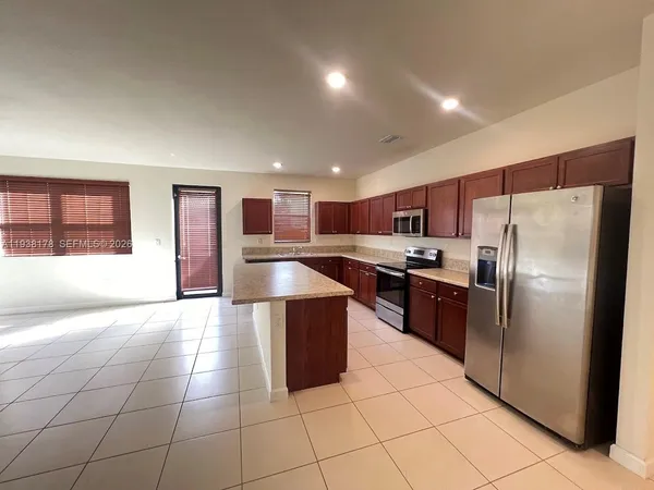 $4,250 | 191 Southeast 35 Avenue, Homestead, FL 33033
