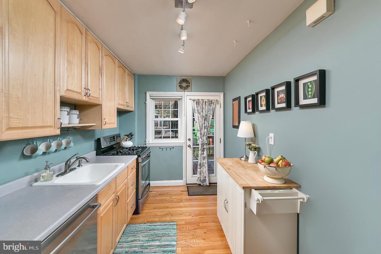 340 Greenlow Road Catonsville, MD 21228 - Photo 13 of 30 Kitchen