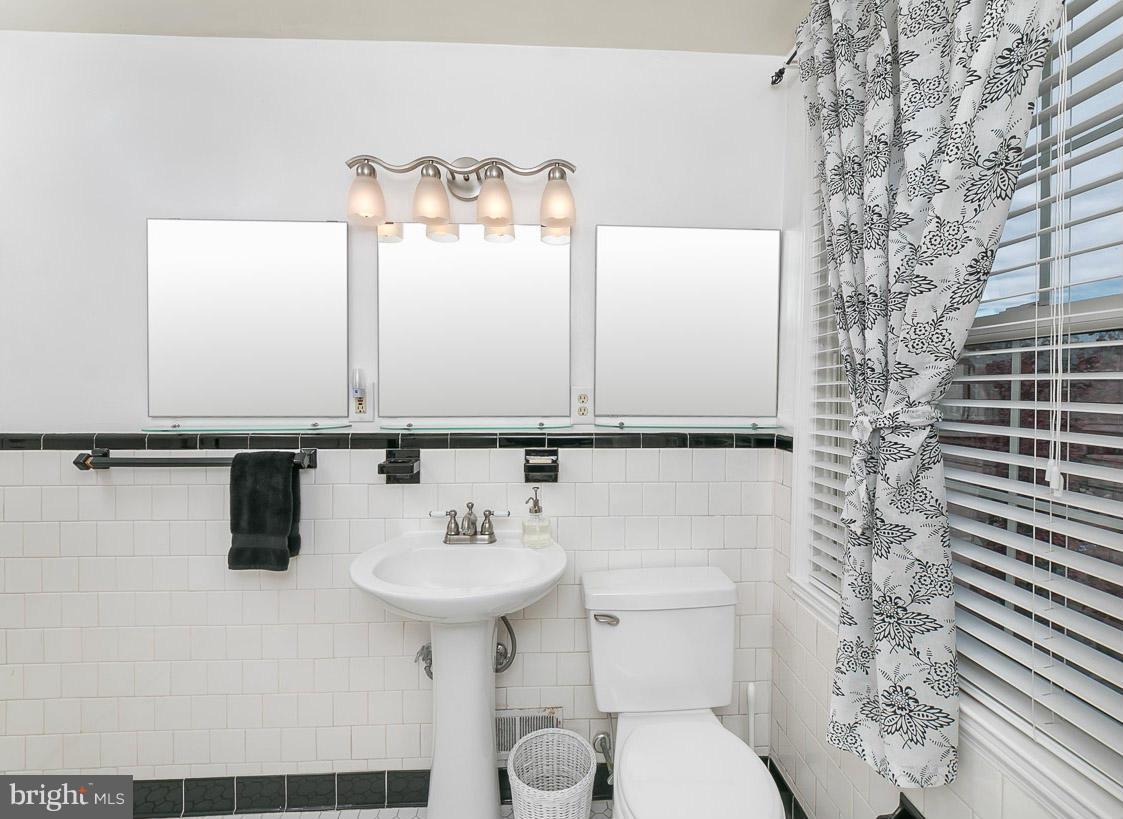 340 Greenlow Road Catonsville, MD 21228 - Photo 22 of 30 Bath