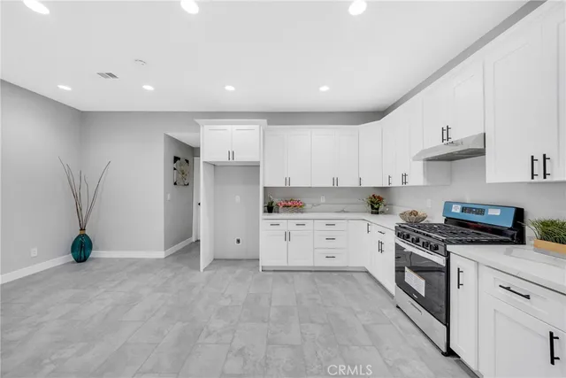 $989,000 | 404 East Kingsley Avenue, Pomona, CA 91767