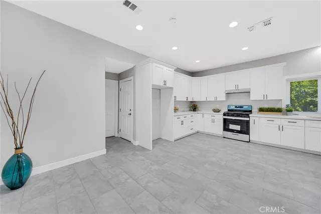 $989,000 | 404 East Kingsley Avenue, Pomona, CA 91767