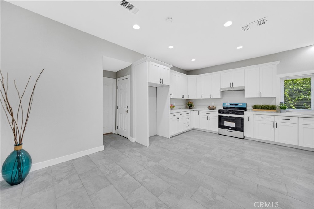 404 East Kingsley Avenue Pomona, CA 91767 - Photo 22 of 48