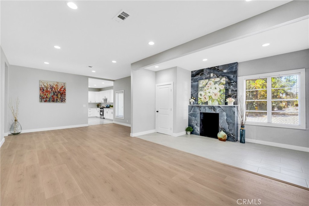 404 East Kingsley Avenue Pomona, CA 91767 - Photo 3 of 48