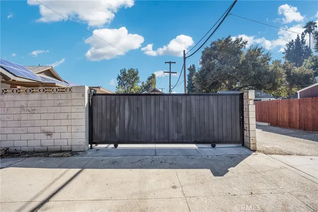 $989,000 | 404 East Kingsley Avenue, Pomona, CA 91767