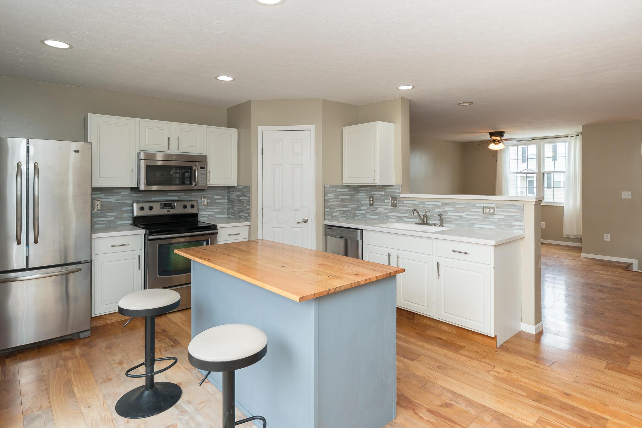 235 Millpond Road Sunbury, OH 43074 - Photo 6 of 24 Kitchen