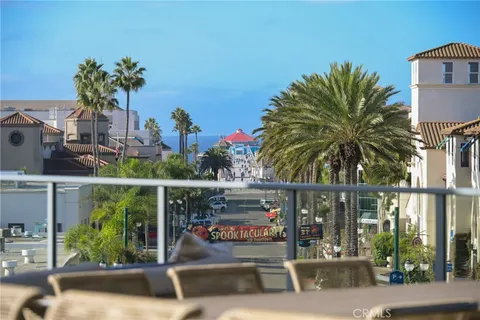 $1,548,800 | 414 Main Street, Unit 310, Huntington Beach, CA 92648