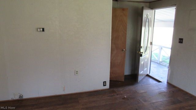 299 Grandview Road Chester, WV 26034 - Photo 3 of 10 Gallery Image 3