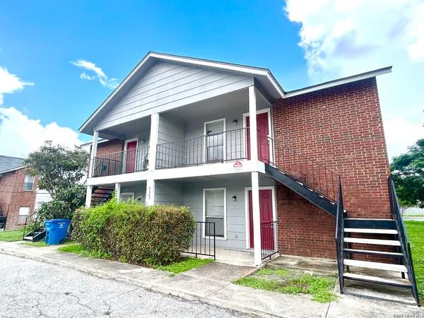$999 | 3607 Bremen Avenue, Unit 2, San Antonio, TX 78210