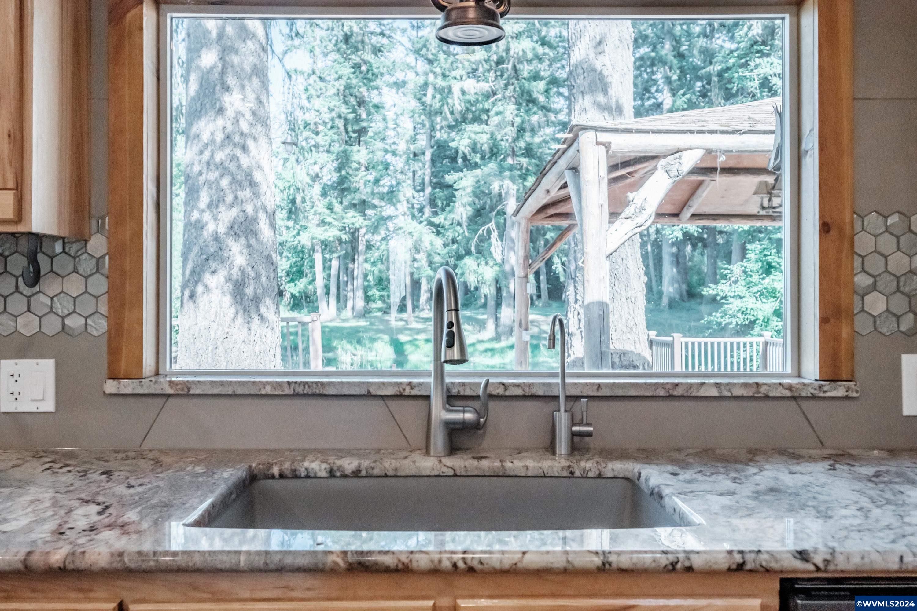 33997 Totem Pole Road Lebanon, OR 97355 - Photo 7 of 41