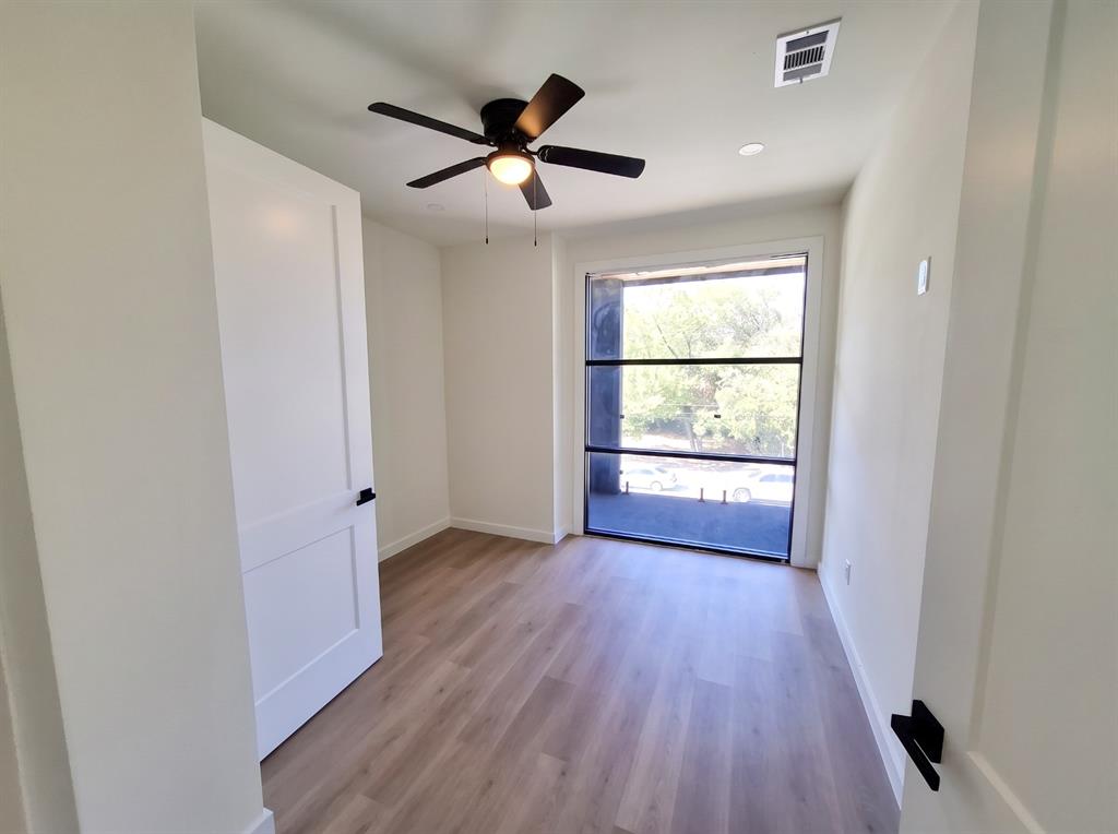438 Bonnie View Road Dallas, TX 75203 - Photo 26 of 32 Gallery Image 26