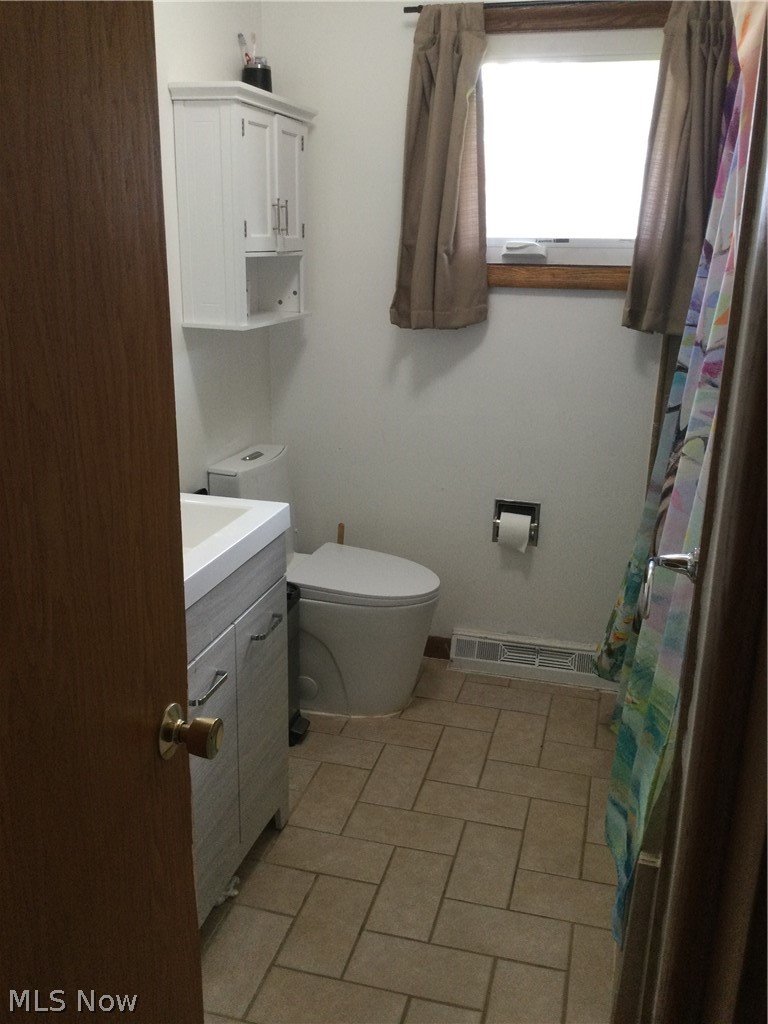 487 Darrow Road Akron, OH 44305 - Photo 4 of 8