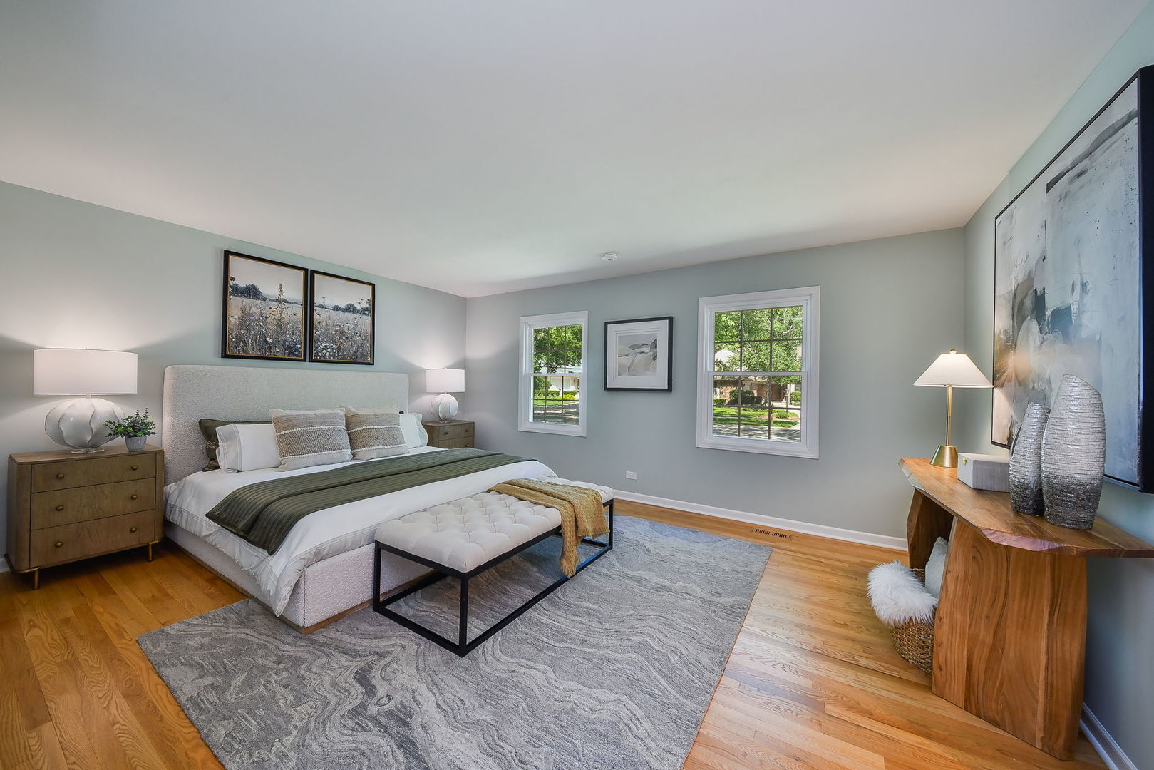 541 Williamsburg Road Glen Ellyn, IL 60137 - Photo 20 of 45 a spacious bedroom with a bed and a window