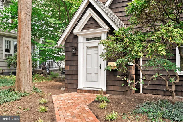 a house view with a outdoor space