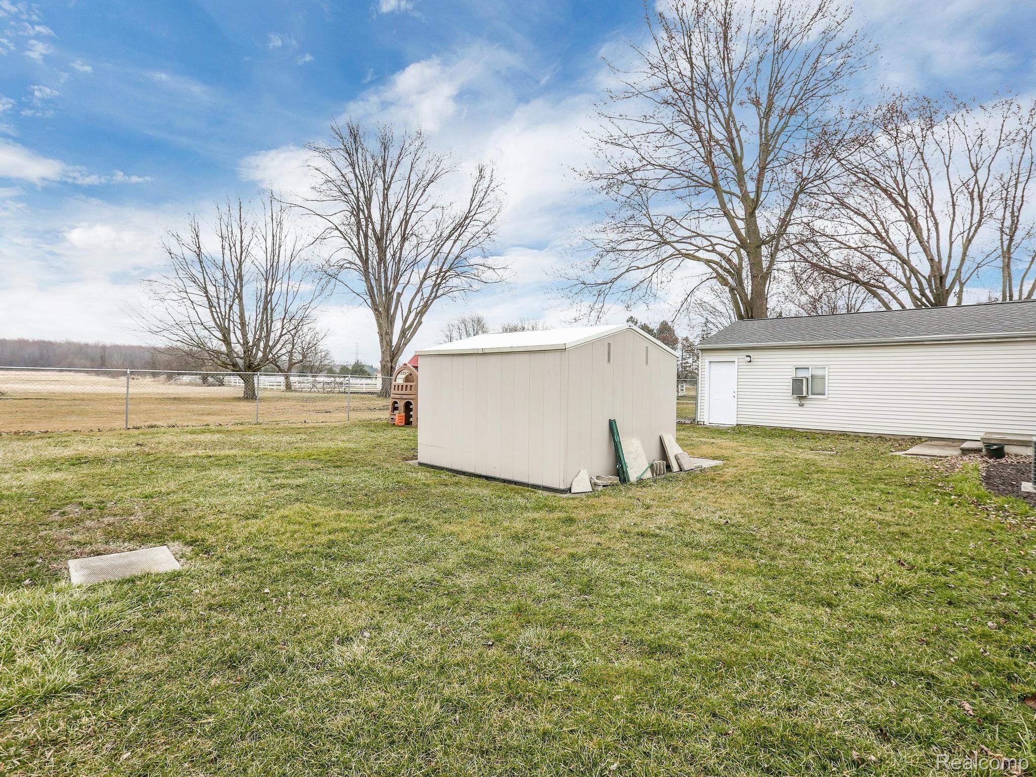 24145 Merriman Road New Boston, MI 48164 - Photo 22 of 23 24145 Merriman Rd Huron-020-020-24145 Merriman Road0019-MLS_Size.jpg