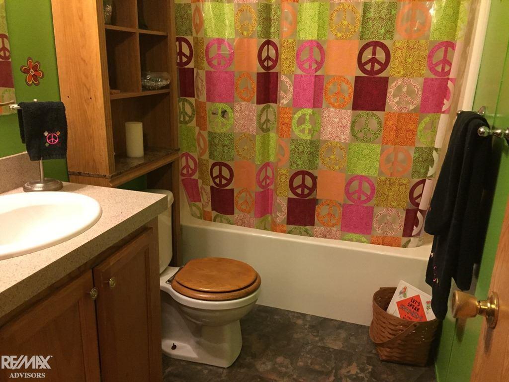 8070 McKinley Road Algonac, MI 48001 - Photo 8 of 22 31308134-7.JPG