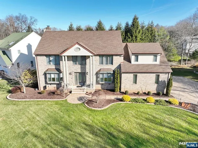 $1,500,000 | 602 Mill Run, Paramus, NJ 07652